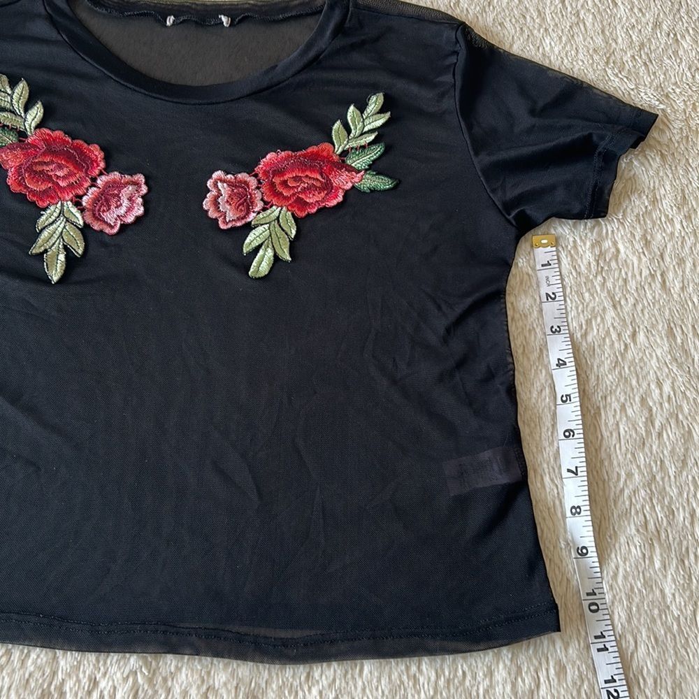 Black mesh rose embroidered shirt size small - Picture 13 of 16